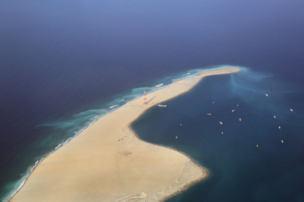 Dubai von oben - Deira Island im Persischen Golf vor der Küste in Dubai in Vereinigte Arabische Emirate