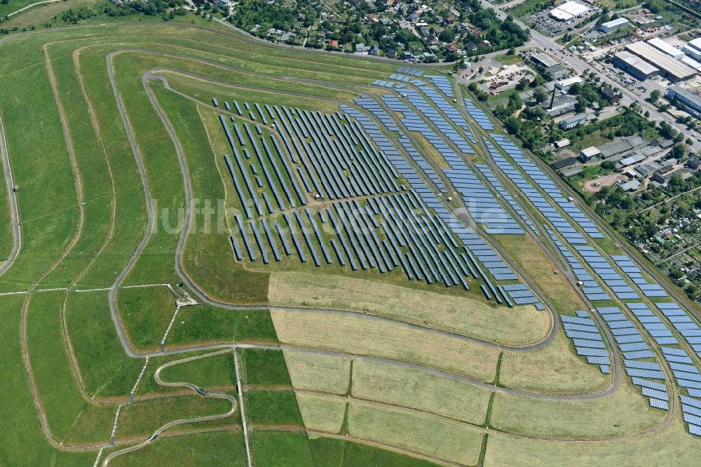 Luftaufnahme Magdeburg - Deponie Solarpark Magdeburg im Bundesland Sachsen-Anhalt