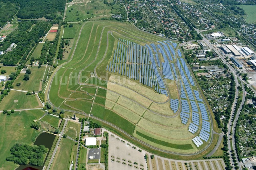 Magdeburg von oben - Deponie Solarpark Magdeburg im Bundesland Sachsen-Anhalt