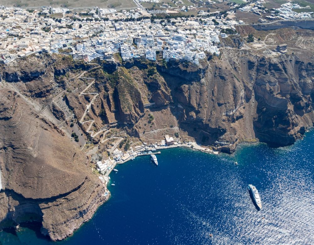 Luftaufnahme Santorin - Der Archipel Santorin in Griechenland