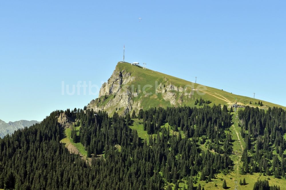 Luftaufnahme Ollon - Der Berg Le Chamossaire in Ollon in der Schweiz