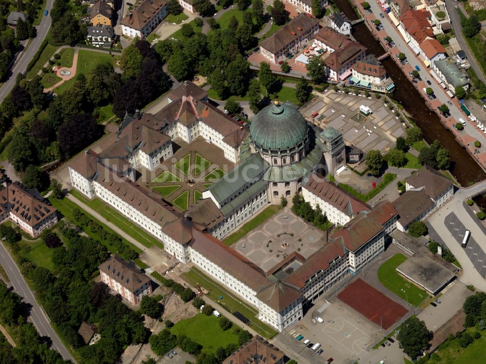 Sankt Blasien aus der Vogelperspektive: Der Dom St. Blasien in Sankt Blasien im Bundesland Baden-Württemberg