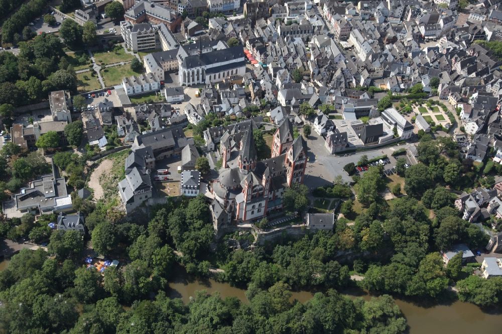 Luftaufnahme Limburg an der Lahn - Der Dom zu Limburg in Limburg an der Lahn im Bundesland Hessen