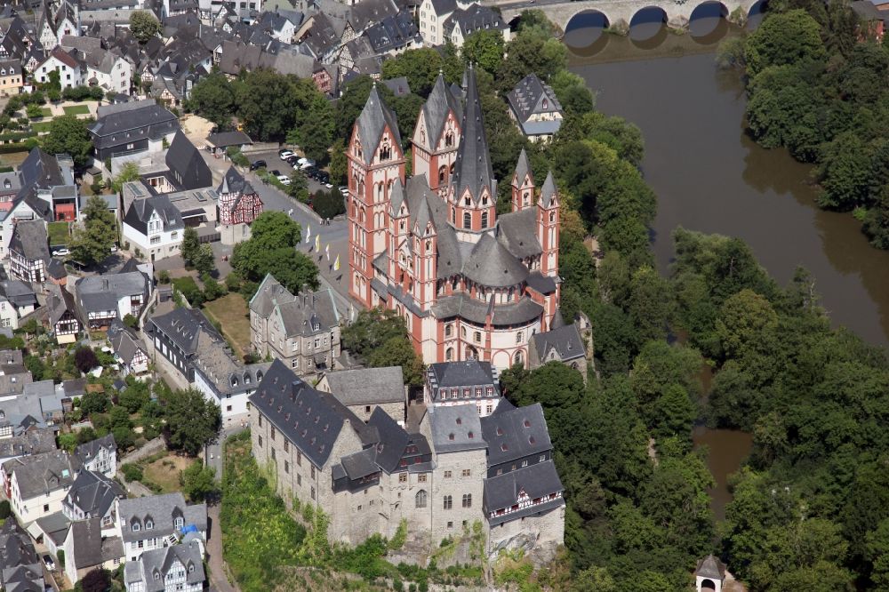 Luftaufnahme Limburg an der Lahn - Der Dom zu Limburg in Limburg an der Lahn im Bundesland Hessen