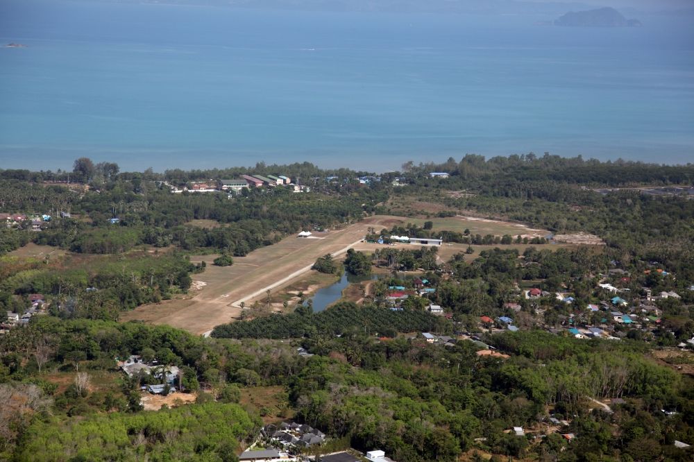 Luftaufnahme Pa Klok - Der Flugplatz Phuket Airpark in Pa Klok auf der Insel Phuket in Thailand