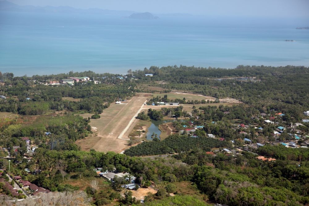 Pa Klok aus der Vogelperspektive: Der Flugplatz Phuket Airpark in Pa Klok auf der Insel Phuket in Thailand