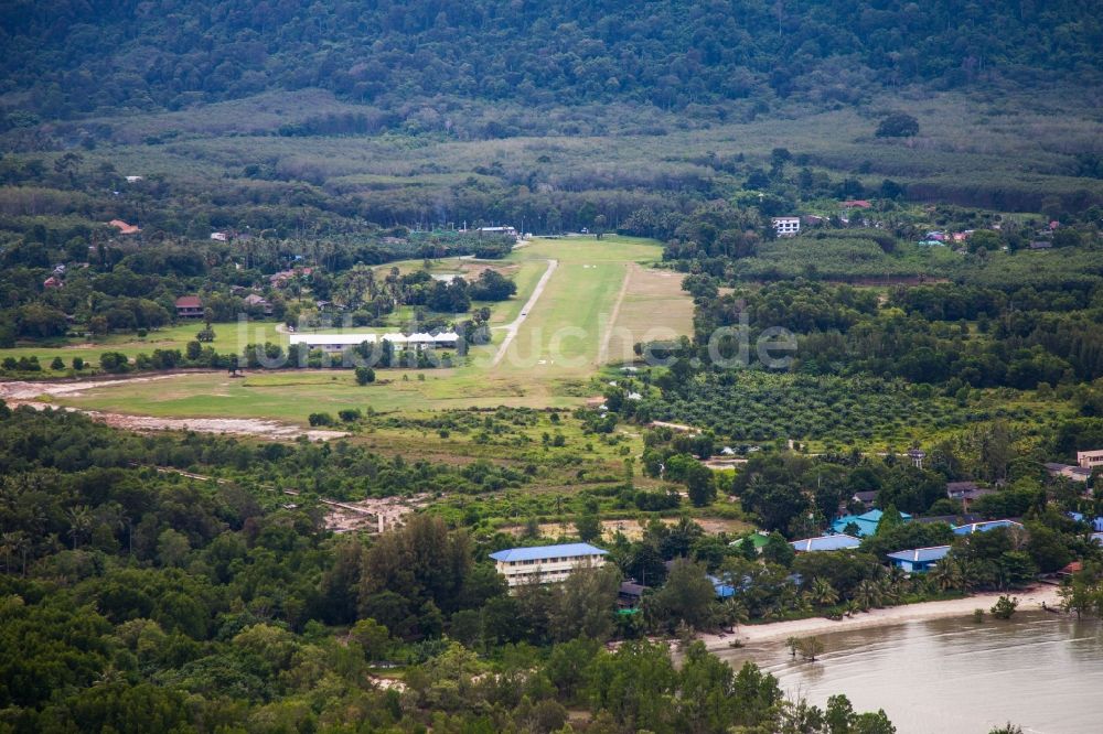 Luftbild Tambon Pa Klok - Der Flugplatz Phuket Airpark in Pa Klok auf der Insel Phuket in Thailand