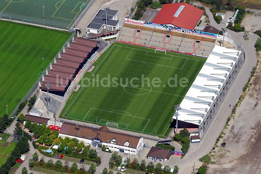Luftbild München Unterhaching - Der Generali-Sportpark, bis 2003 ?Stadion Am Sportpark?, ist die fußballerische Heimat der Spielvereinigung Unterhaching