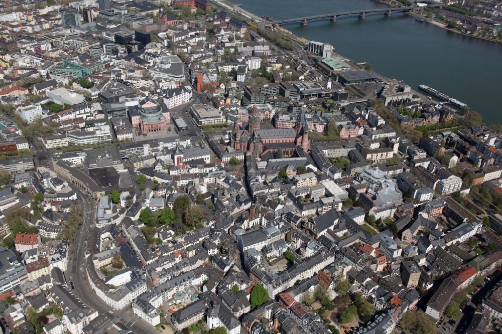 Luftbild Mainz - Der Hohe Dom St. Martin zu Mainz im Bundesland Rheinland-Pfalz