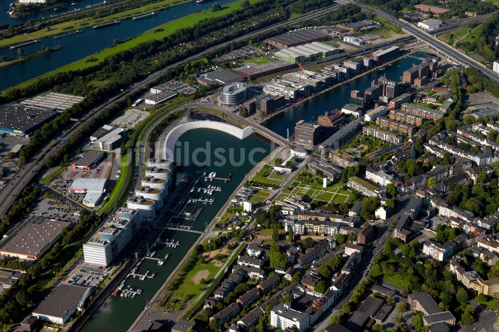 Luftaufnahme Duisburg - Der Innenhafen in Duisburg im Bundesland Nordrhein-Westfalen