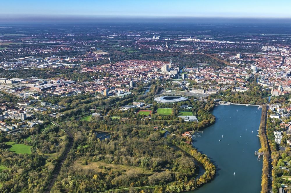Luftbild Hannover - Der Maschsee am Stadtteil Ricklingen in Hannover im Bundesland Niedersachsen
