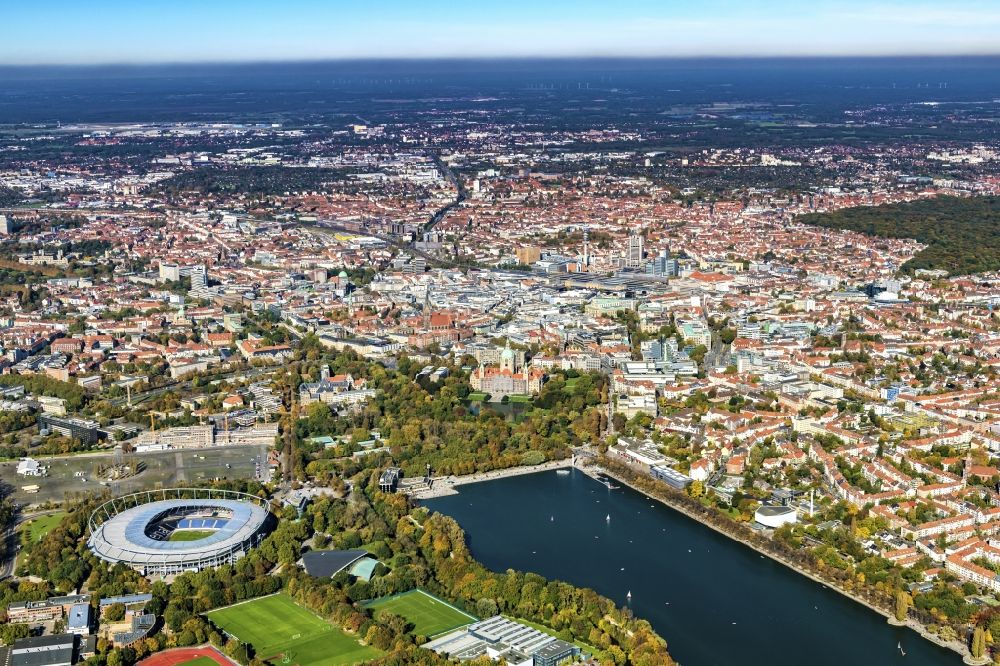 Luftaufnahme Hannover - Der Maschsee am Stadtteil Ricklingen in Hannover im Bundesland Niedersachsen