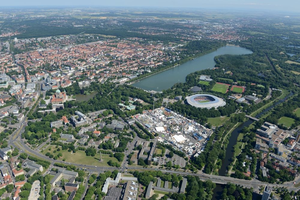 Luftbild Hannover - Der Maschsee am Stadtteil Südstadt in Hannover im Bundesland Niedersachsen