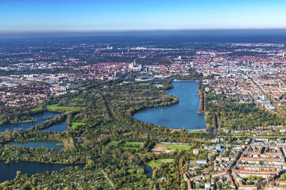 Hannover von oben - Der Maschsee am Stadtteil Südstadt in Hannover im Bundesland Niedersachsen