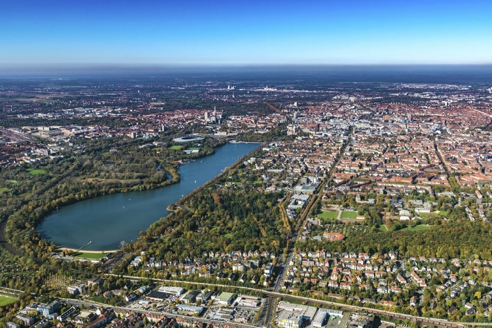 Luftaufnahme Hannover - Der Maschsee am Stadtteil Südstadt in Hannover im Bundesland Niedersachsen