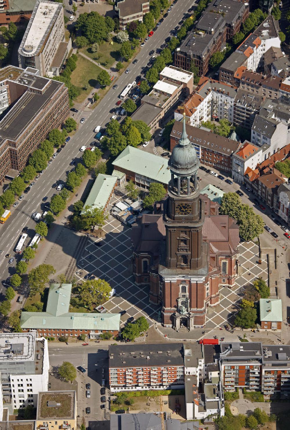 Hamburg von oben - Der Michel, die Kirche Sankt Michaelis in Hamburg