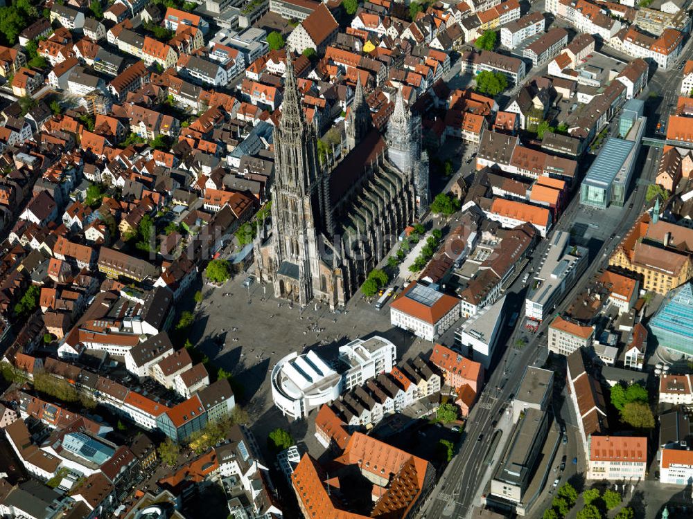 Ulm von oben - Der Münster zu Ulm in Baden-Württemberg
