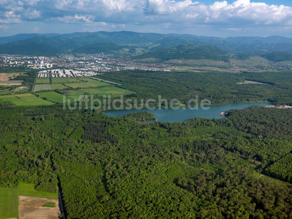 Luftaufnahme Freiburg - Der Opfinger See im Stadtteil Mooswald in Freiburg im Bundesland Baden-Württemberg