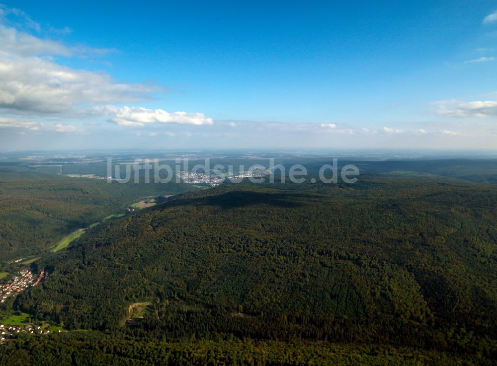 Partenstein von oben - Der Partensteiner Forst im Spessart in der Gemeinde Partenstein im Bundesland Bayern