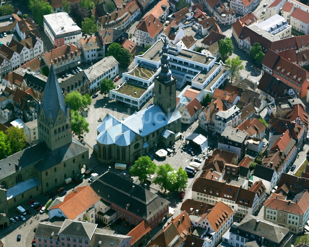 Luftbild Soest - Der St Patrokli Dom und die Kirche St. Petri Soest der Innenstadt von Soest im Bundesland Nordrhein-Westfalen