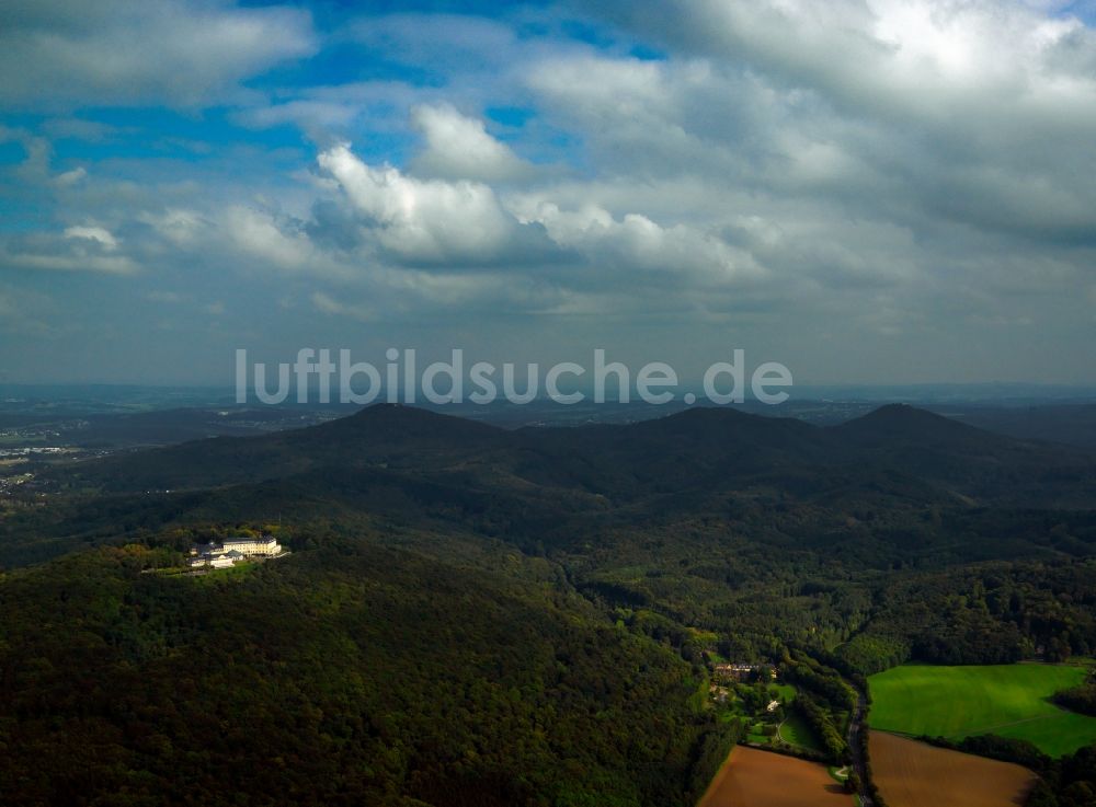 Luftaufnahme Königswinter - Der Petersberg im Siebengebirge im Bundesland Nordrhein-Westfalen