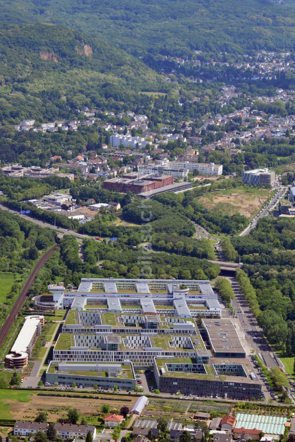 Luftaufnahme Bonn - Der Sitz von T-Mobile Deutschland im Stadtteil Beuel in Bonn im Bundesland Nordrhein-Westfalen