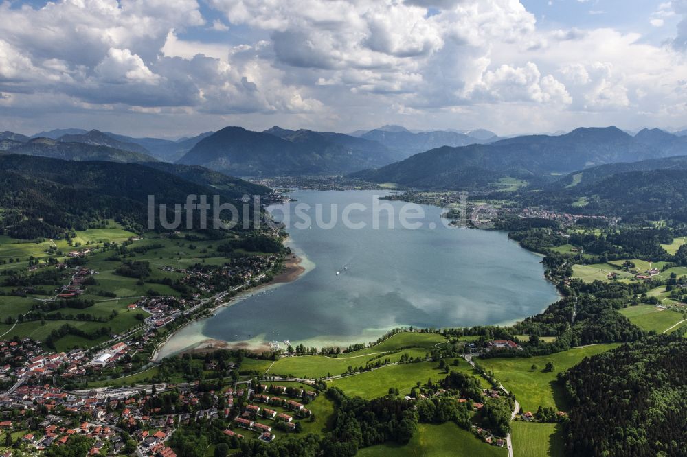 Luftbild Bad Wiessee - Der Tegernsee in den Bayerischen Alpen im Bundesland Bayern