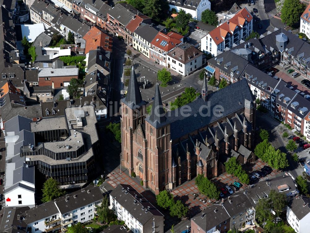 Luftaufnahme Xanten - Der St. Viktor Dom in Xanten am Niederrhein im Bundesland Nordrhein-Westfalen