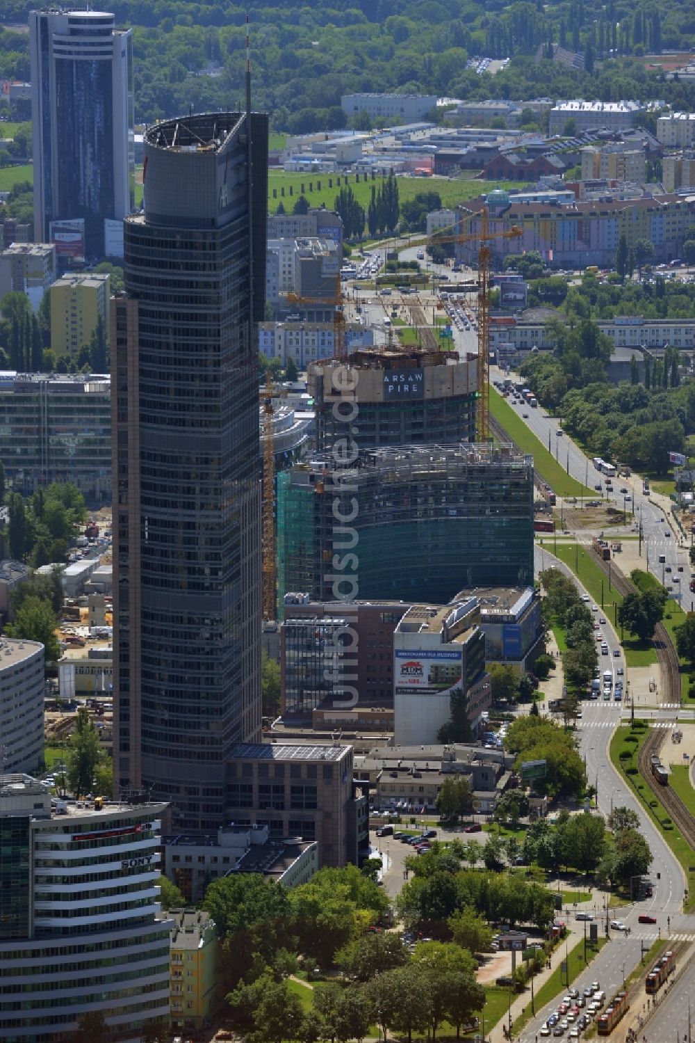 Warschau von oben - Der Warsaw Trade Tower im Bezirk Wola in Warschau in Polen