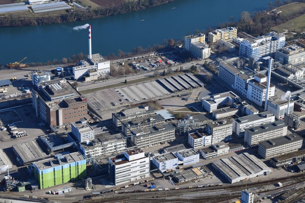 Muttenz von oben - Detailaufnahme am Standort des Industrieparks Infrapark-Baselland AG in Muttenz im Kanton Basel-Landschaft, Schweiz