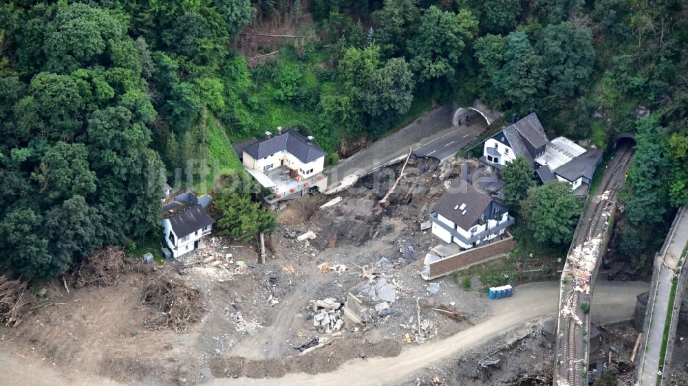 Luftaufnahme Altenahr - Die aufgrund der Hochwasserkatastrophe aus dem Juli 2021 zerstörten Gebäude in Altenahr, Tunnelstraße im Bundesland Rheinland-Pfalz, Deutschland
