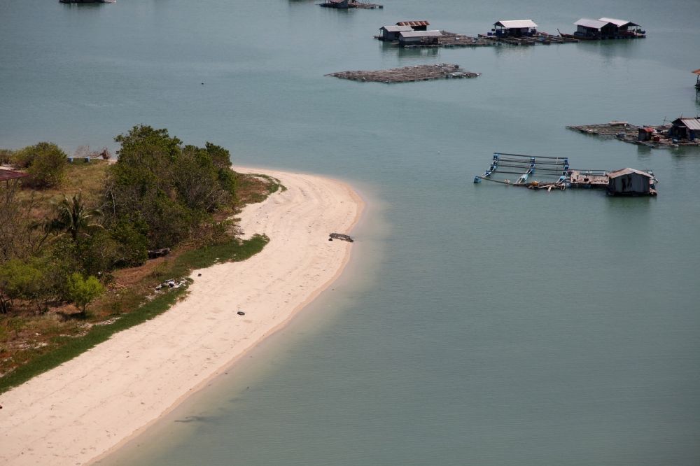 Luftbild Ratsada - Die Bucht Ao Tha Rua vor der Stadt Ratsada auf der Insel Phuket