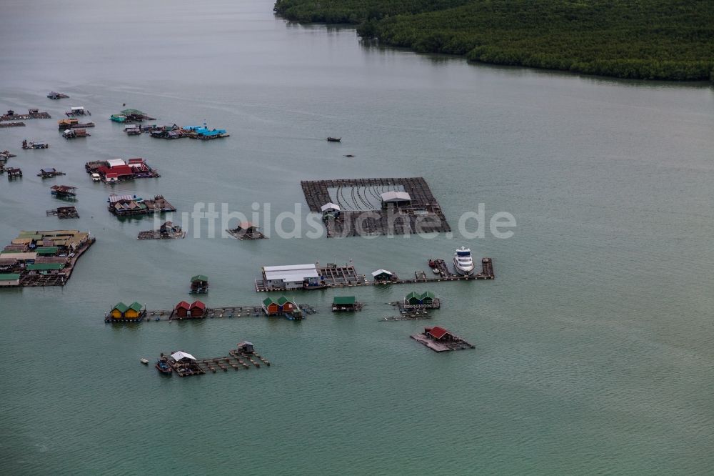 Luftaufnahme Tambon Ko Kaeo - Die Bucht Ao Tha Rua vor der Stadt Ratsada auf der Insel Phuket