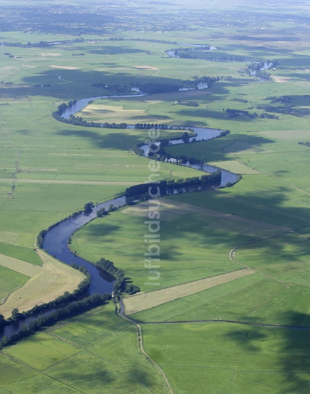 Luftaufnahme Bargstall - Die Eider bei Bargstall im Bundesland Schleswig-Holstein