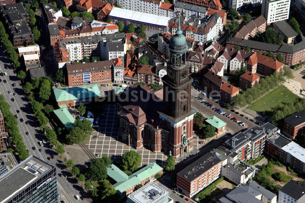 Luftaufnahme Hamburg - Die Hauptkirche Sankt Michaelis in Hamburg