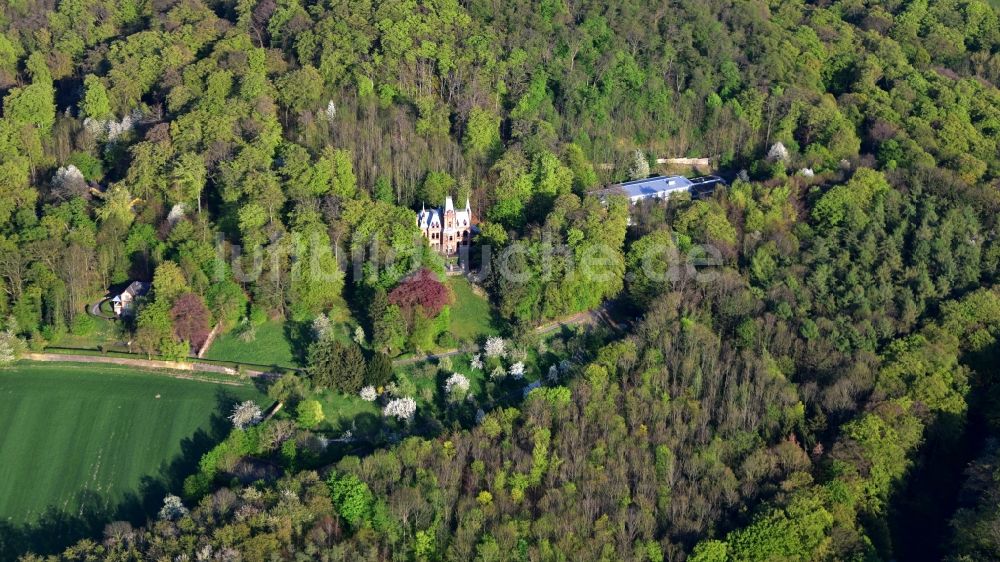 Luftaufnahme Königswinter - Die Hirschburg in Königswinter im Bundesland Nordrhein-Westfalen, Deutschland