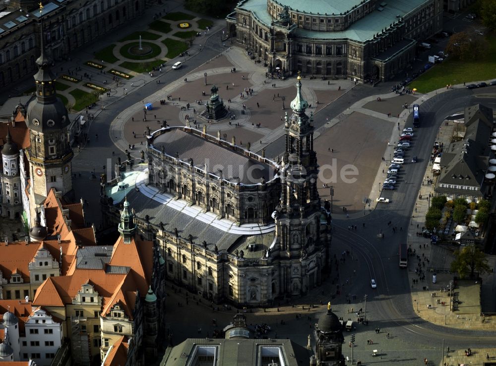 Luftbild Dresden - Die Katholische Hofkirche in Dresden im Bundesland Sachsen