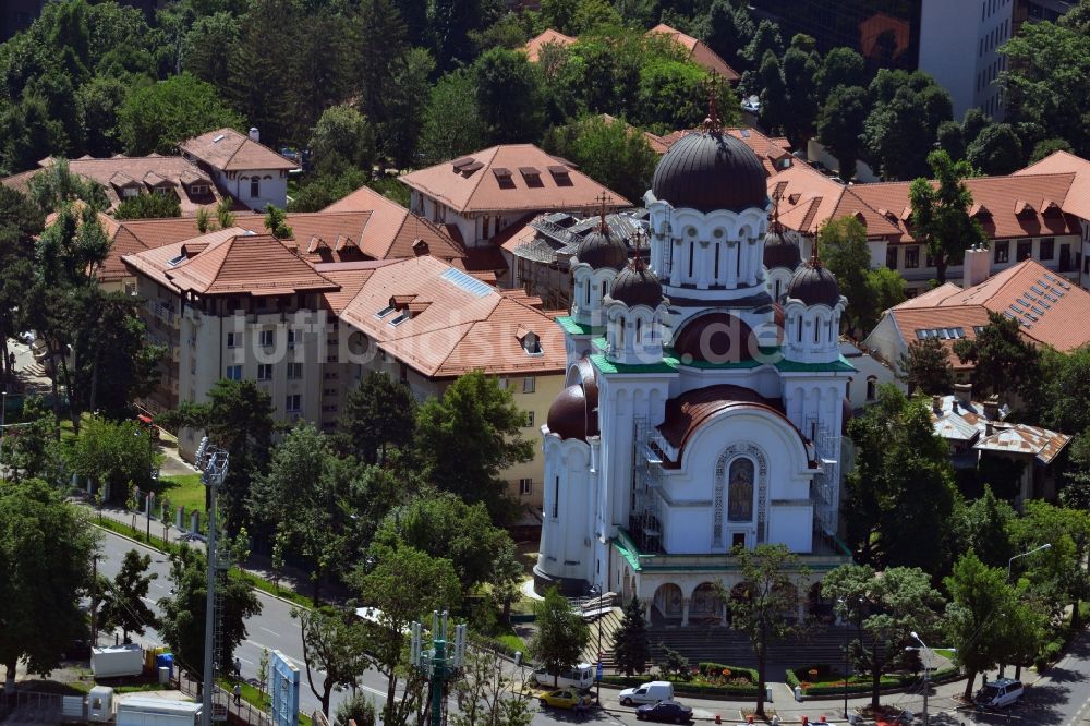 Luftaufnahme Bukarest - Die Kirche des Klosters Manastirea Casin in Sektor 1 in Bukarest in Rumänien