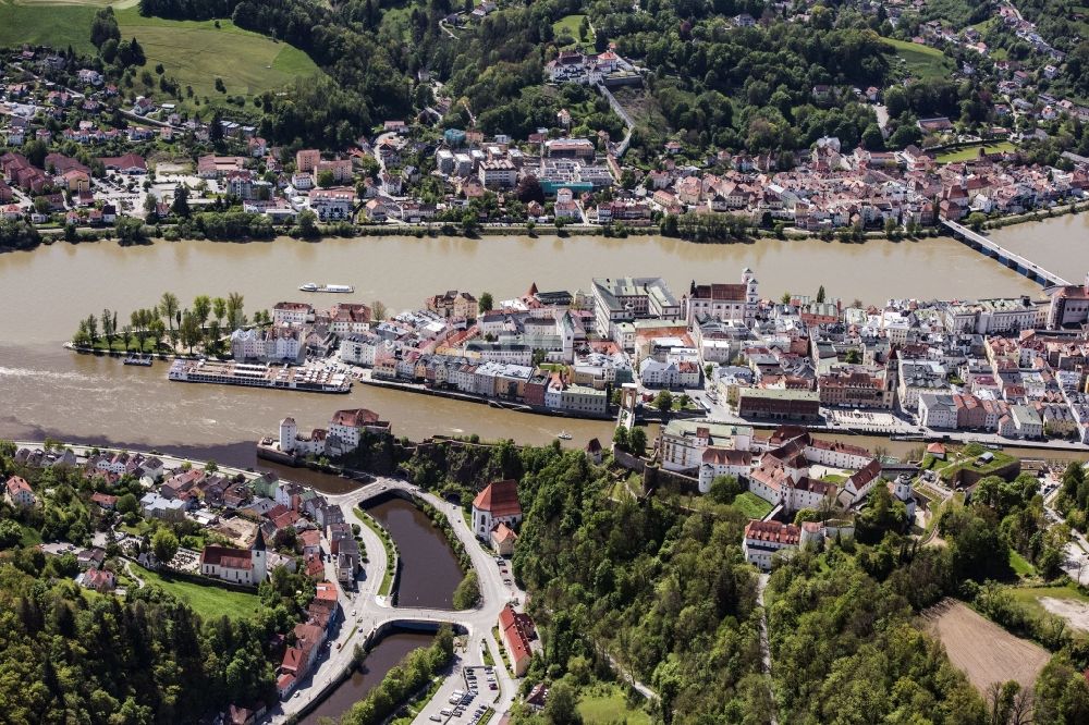 Passau aus der Vogelperspektive: Die kreisfreie Universitätsstadt Passau im Bundesland Bayern