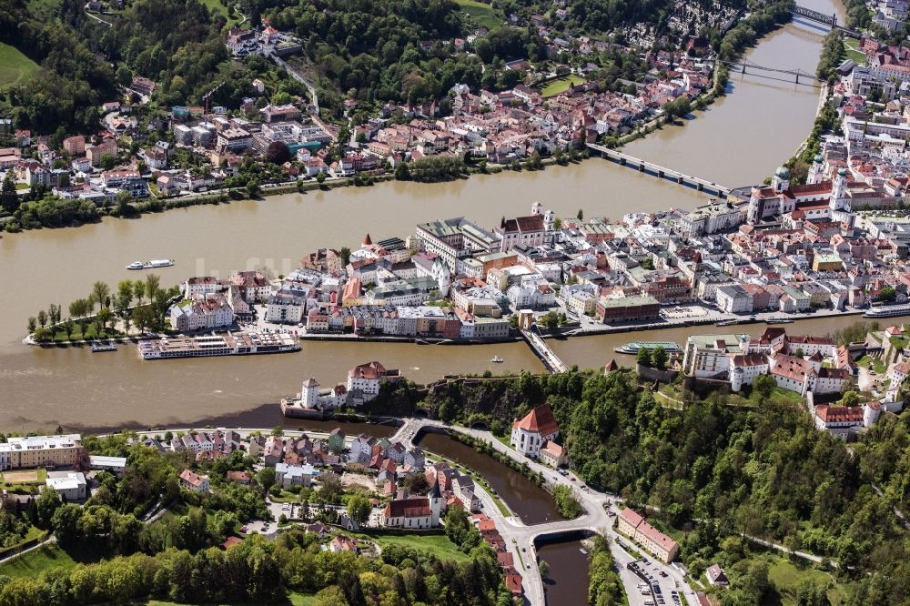 Luftbild Passau - Die kreisfreie Universitätsstadt Passau im Bundesland Bayern