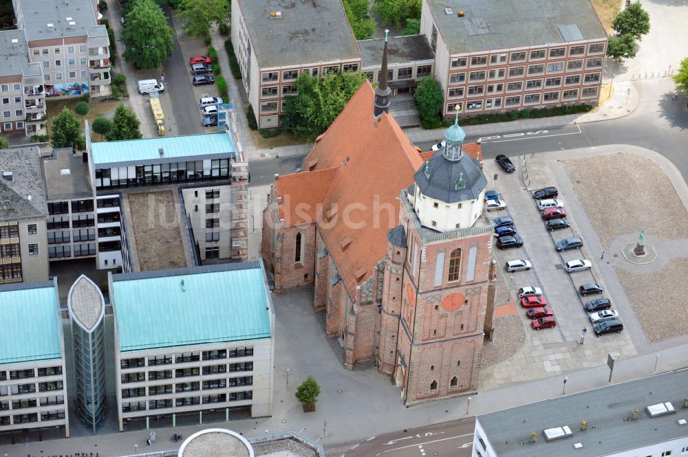 Dessau - Roßlau von oben - Die St. Marien Kirche in Dessau-Roßlau am Dessauer Rathaus