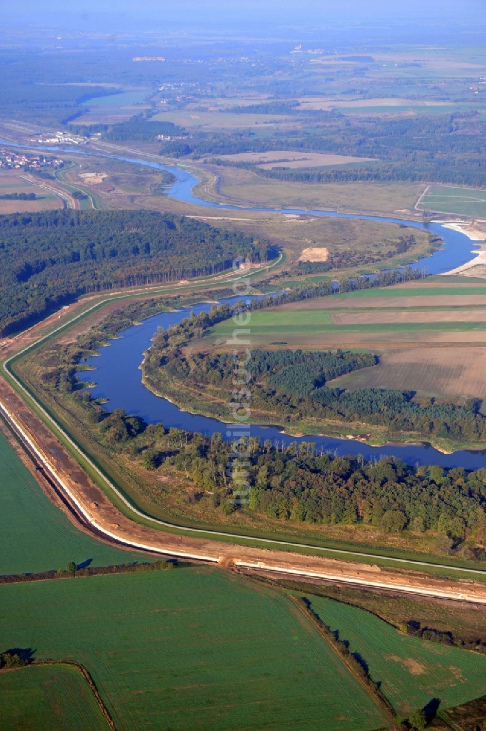 Luftaufnahme Brzeg Dolny - Die Oder in Brzeg Dolny in der Woiwodschaft Niederschlesien