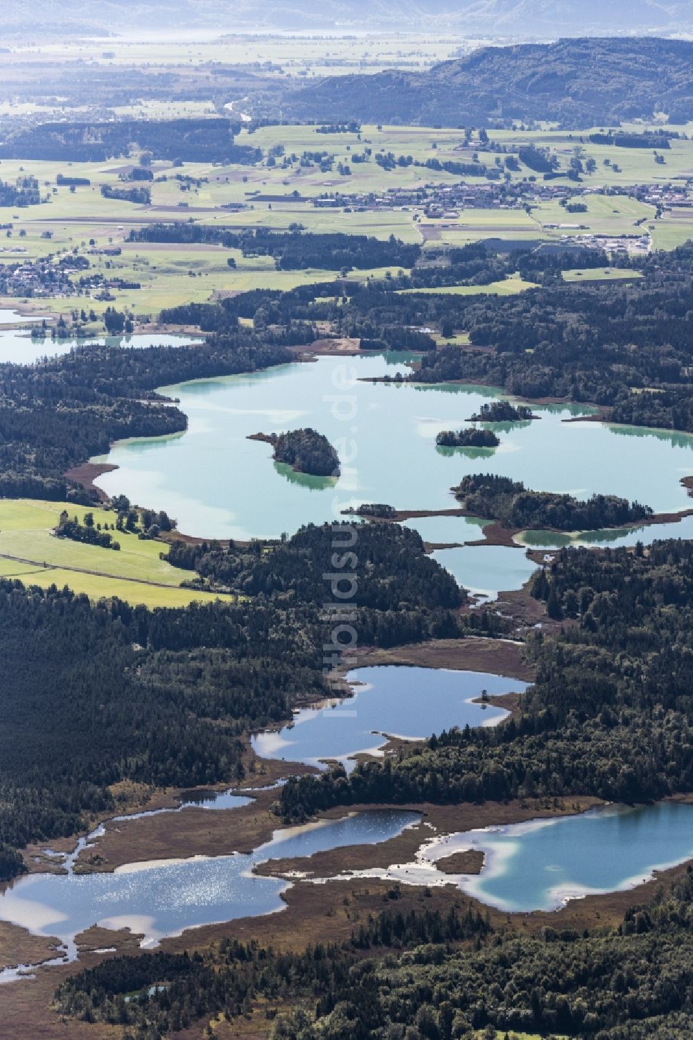 Luftbild Seeshaupt - Die Osterseen südlich des Starnberger Sees zwischen Iffeldorf und Seeshaupt im Bundesland Bayern