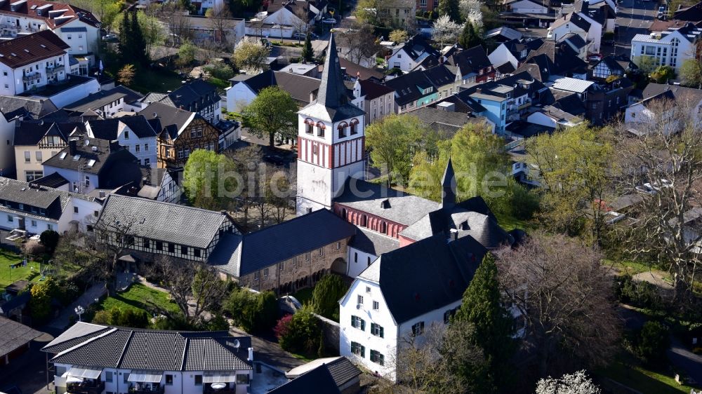 Luftbild Königswinter - Die Pfarrkirche St. Pankratius in Oberpleis im Bundesland Nordrhein-Westfalen, Deutschland