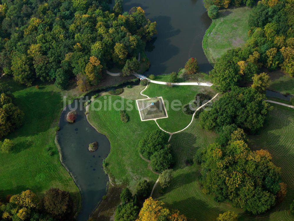 Luftaufnahme Cottbus - Die Pyramidenebene im Branitzer Park in Cottbus