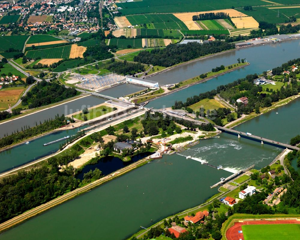 Volgelsheim aus der Vogelperspektive: Die Rheininsel und der Rhein an der Grenze zwischen Deutschland und Frankreich in der französischen Gemeinde Volgelsheim