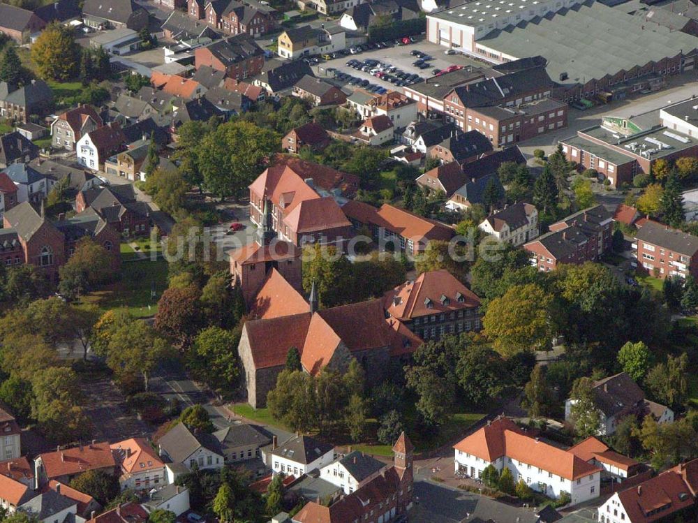 Luftbild Varel - Die Schloßkirche in Varel