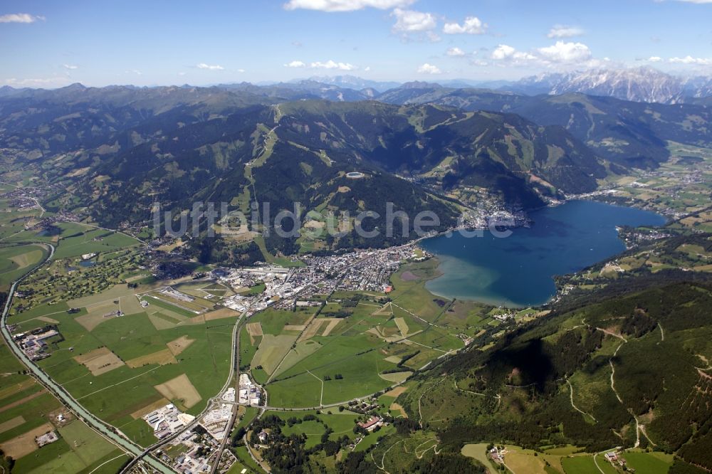 Zell am See von oben - Die Stadt Zell am See im Bundesland Salzburg