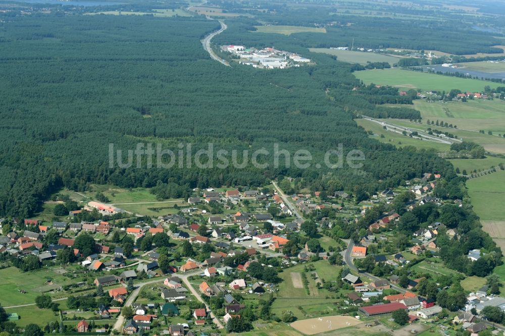 Blievenstorf aus der Vogelperspektive: Dorf - Ansicht von Blievenstorf im Bundesland Mecklenburg-Vorpommern