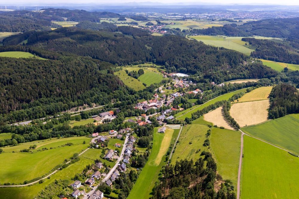 Bömighausen von oben - Dorf - Ansicht in Bömighausen im Bundesland Hessen, Deutschland